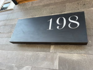 Caja-de-luz-1-300x225 Letreros y Números Landing