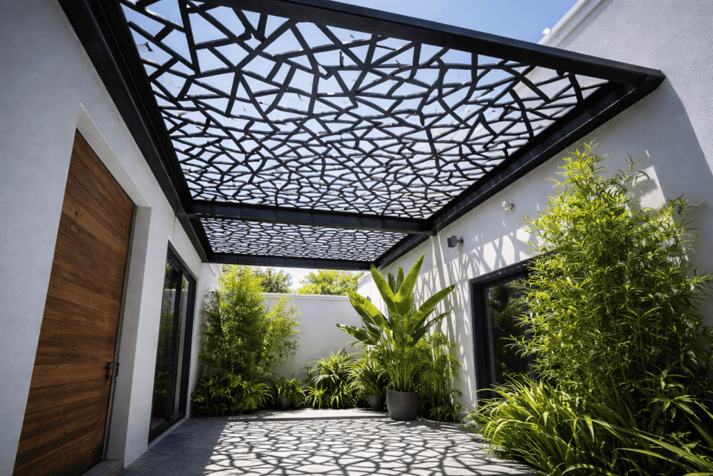 a2e68421-0670-4d74-8c84-f2f19331f446-1030x687 Ventajas de las celosías metálicas en exteriores para proyectos residenciales y comerciales